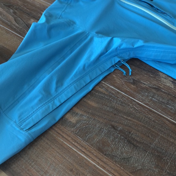 Patagonia (water resistant) Jacket - Picture 4 of 8